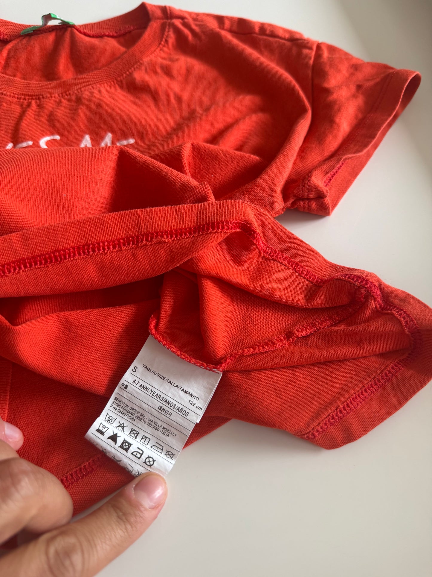 BENETTON T-Shirt rot Blümchen 116/122