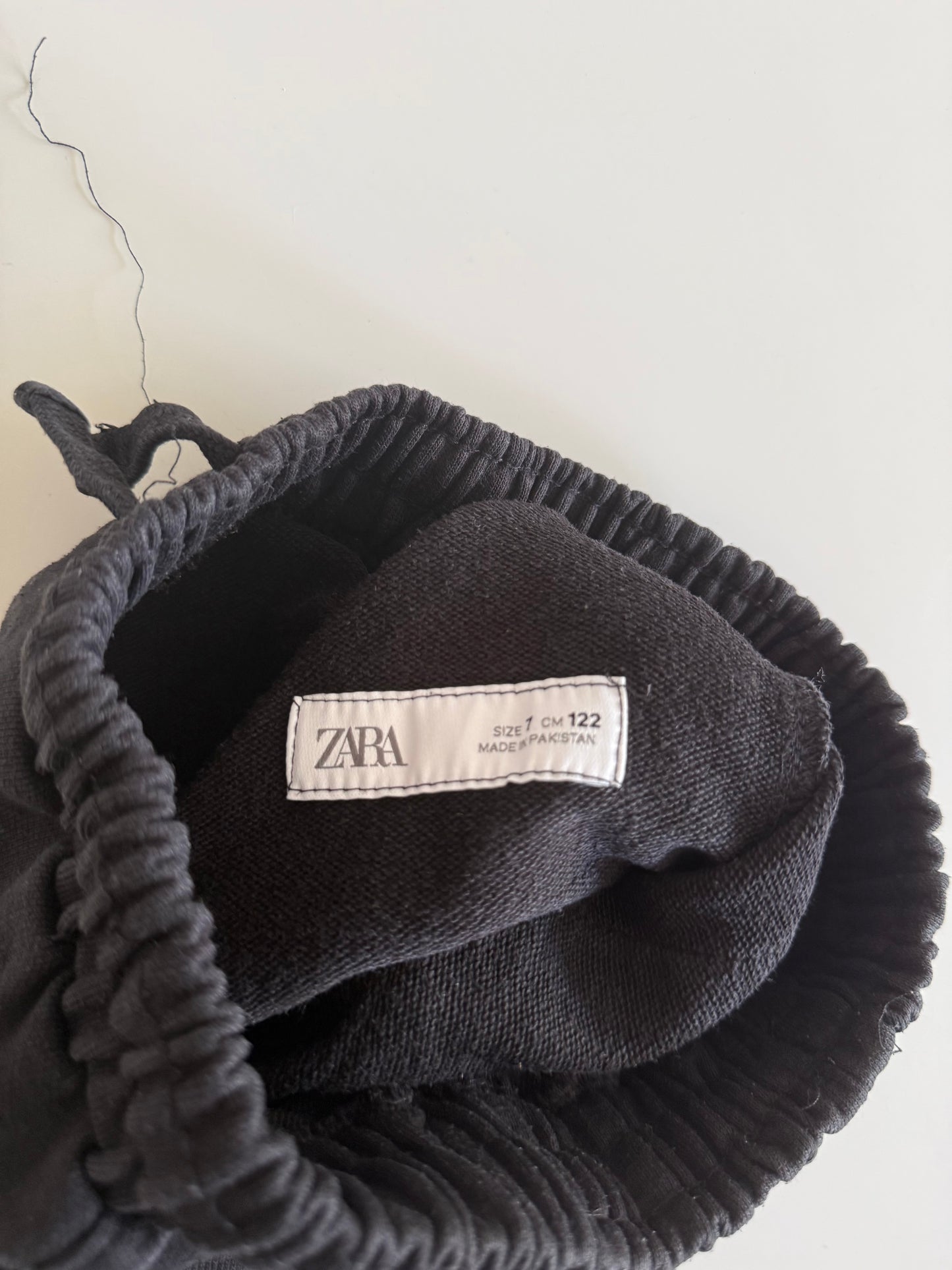 ZARA Sweatshorts kurze Hose schwarz 122