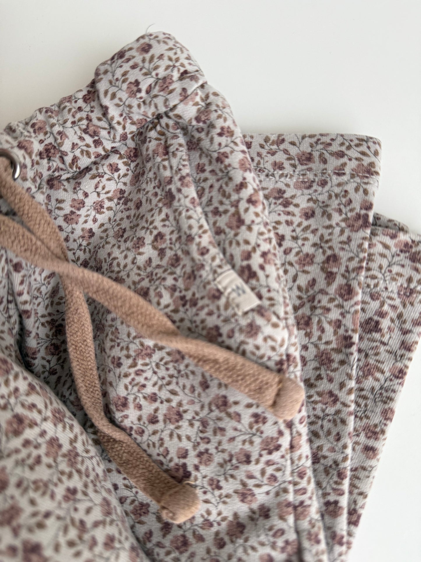 WHEAT Sweathose Streublumen Braun grau rot 74