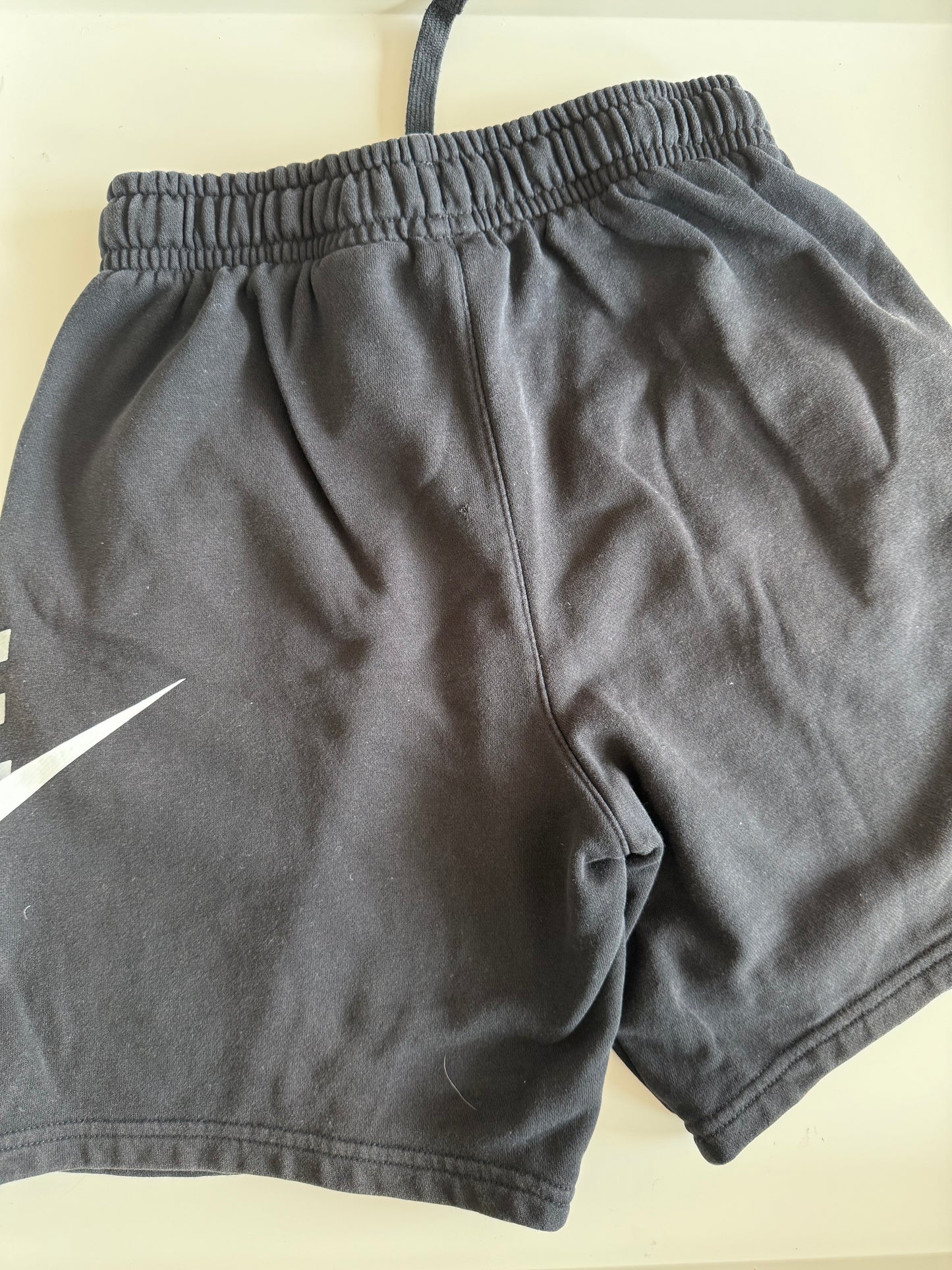 NIKE Sweatshorts kurze Hose schwarz 146/152