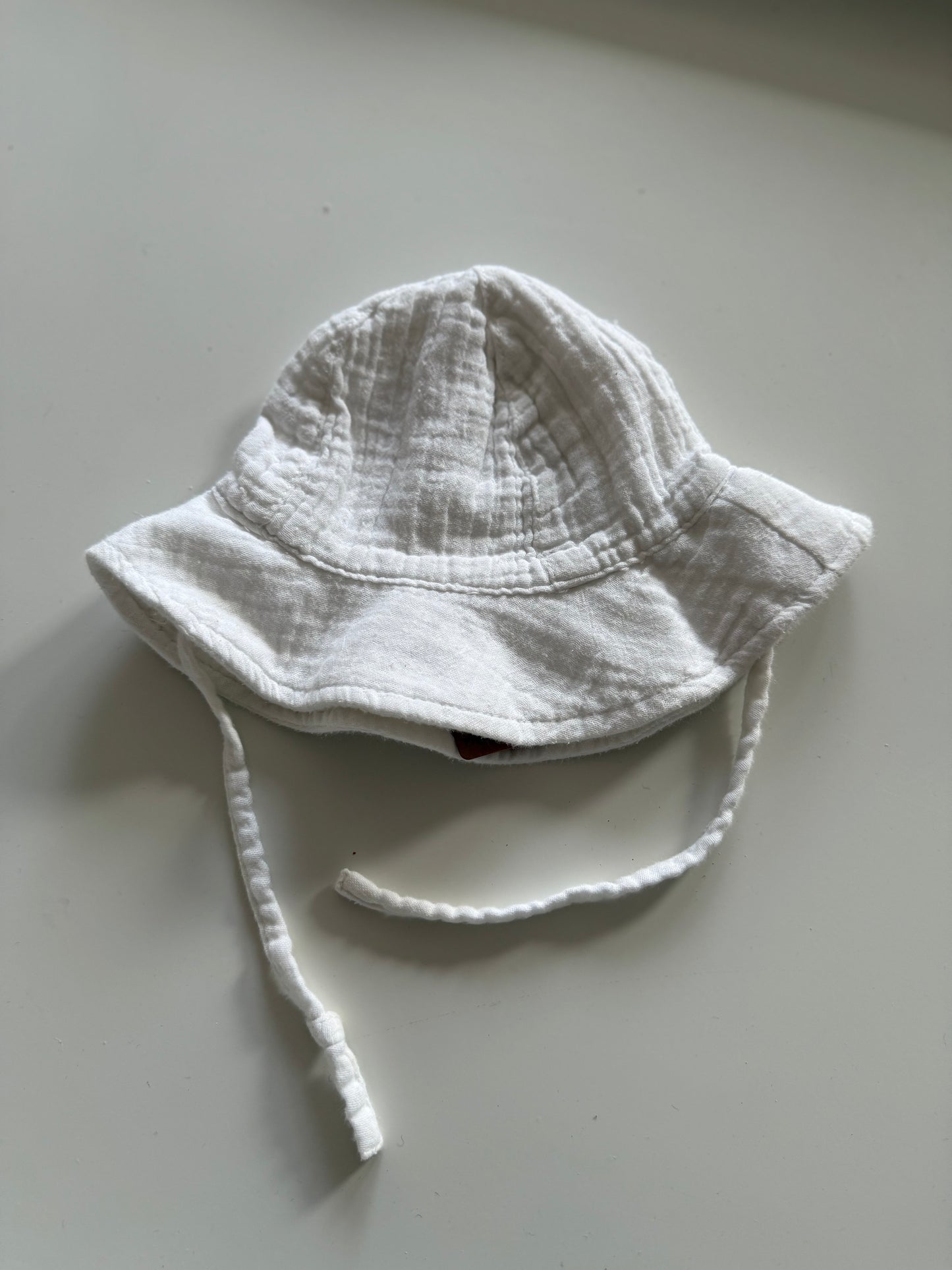 H&M Sonnenhut Musselin weiß 50/56