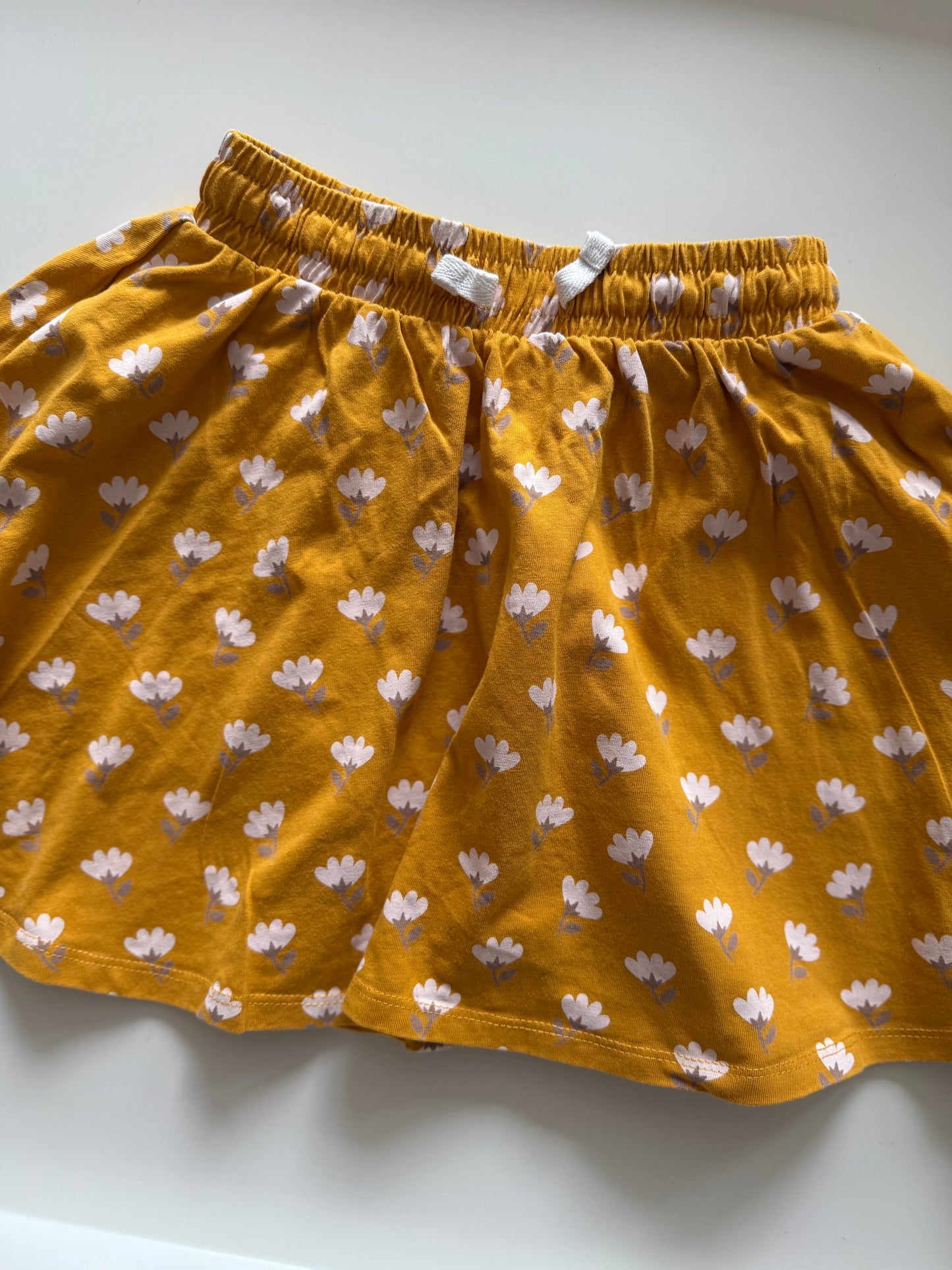 PUSBLU Rock gelb weiß 104