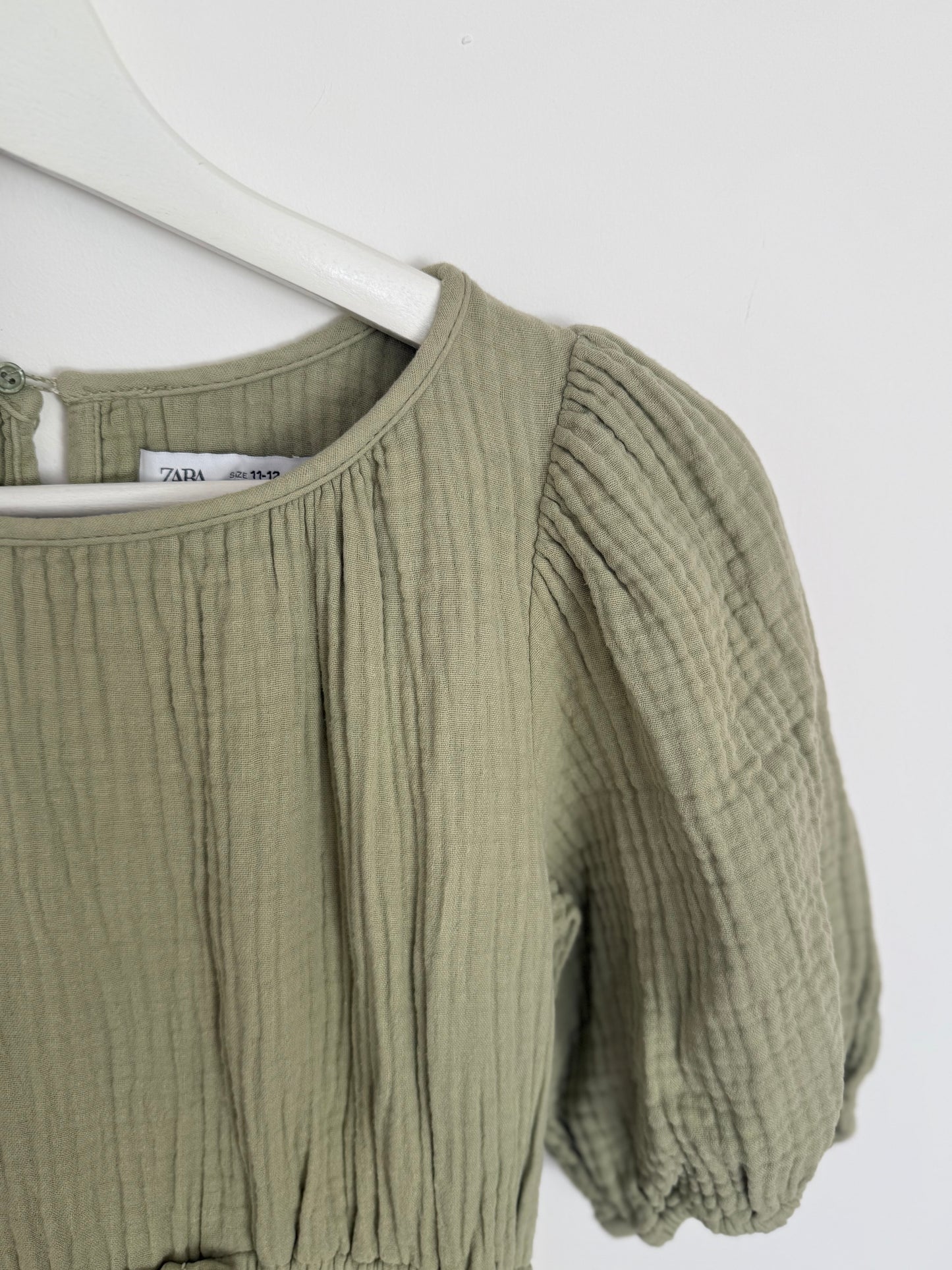 ZARA Musselinkleid grün 152