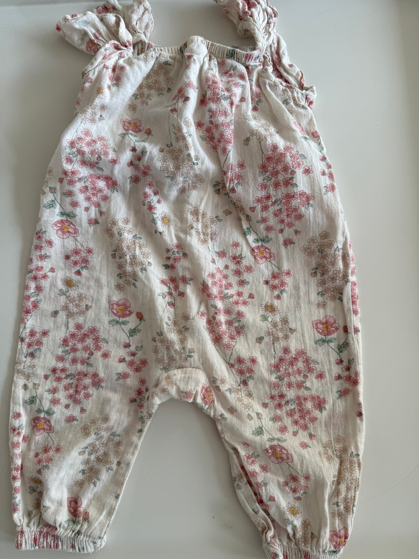 H&M Strampler Jumpsuit weiß rosa Streublumen 74