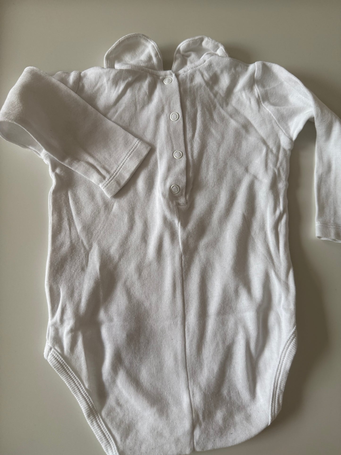 BENETTON
Body weiß mit Kragen 68