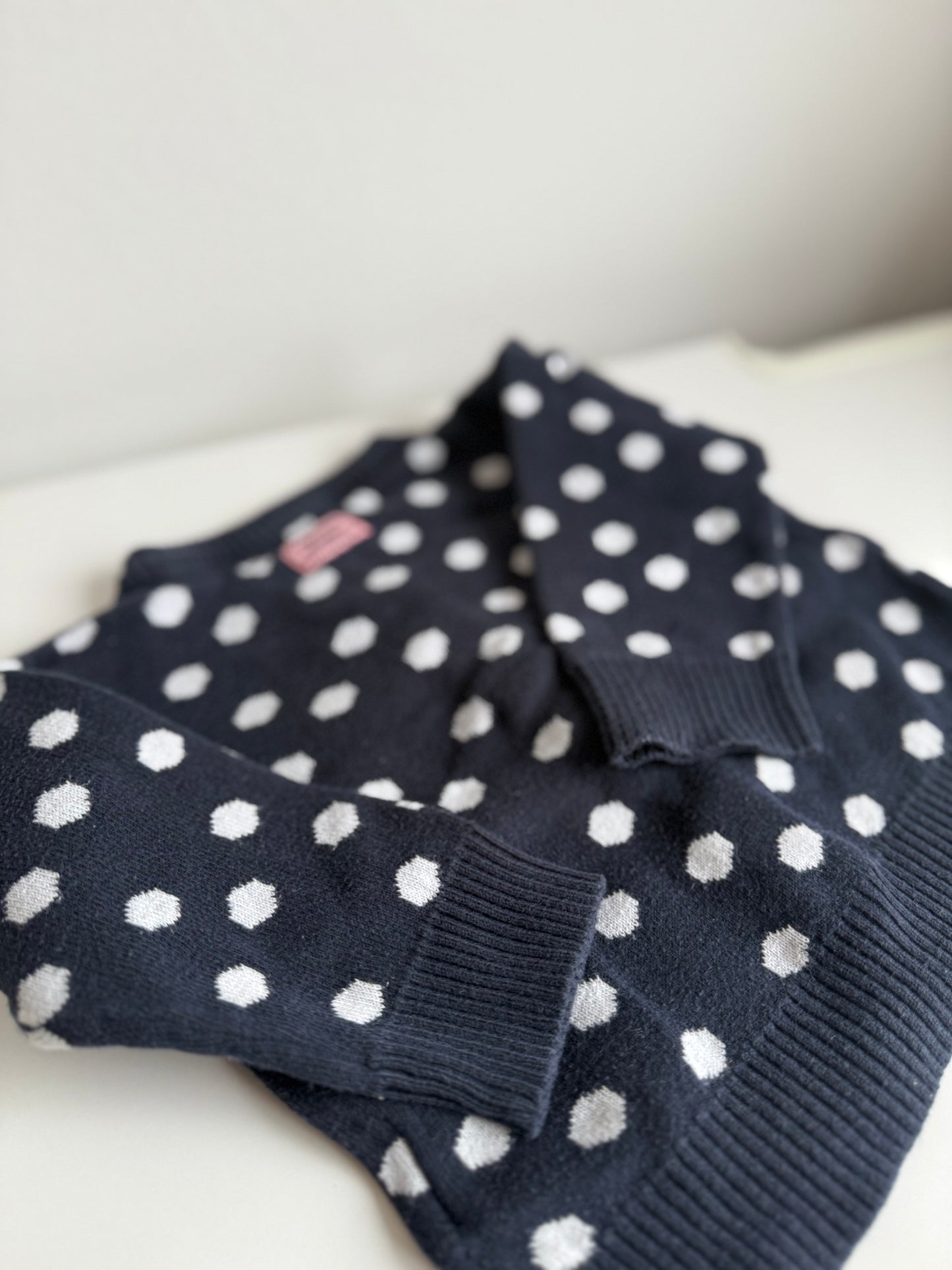 FEETJE 
Strickjacke dunkelblau weiß gepunktet 74