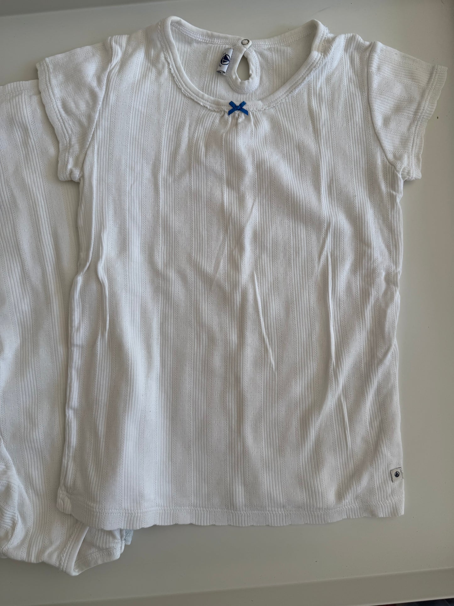 PETIT BATEAU Set Unterhemden weiß hellblau 128