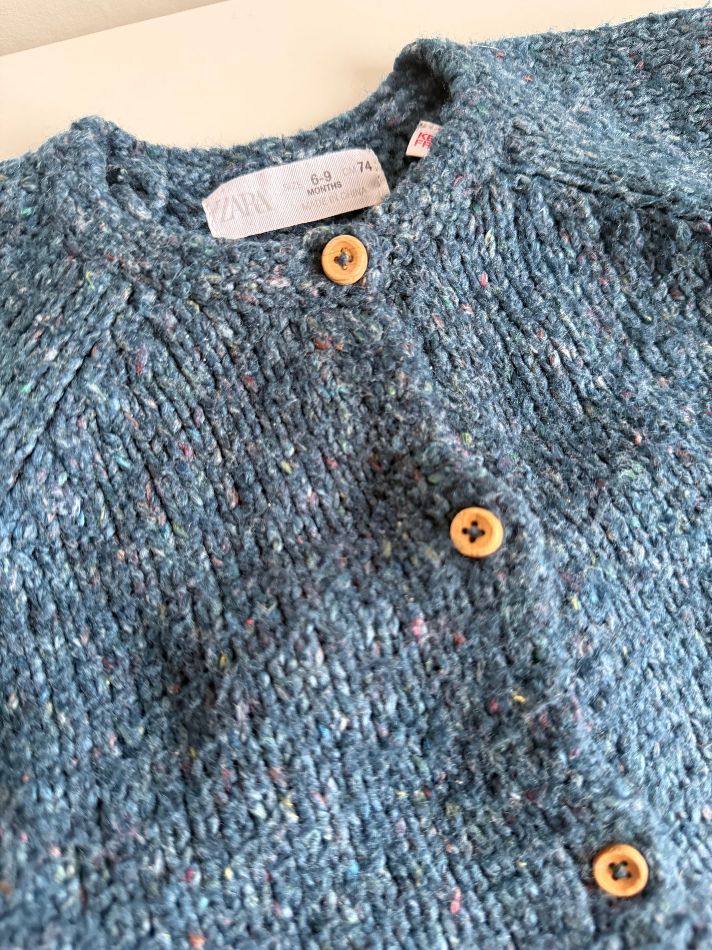 ZARA 
Strickjacke blau meliert 74