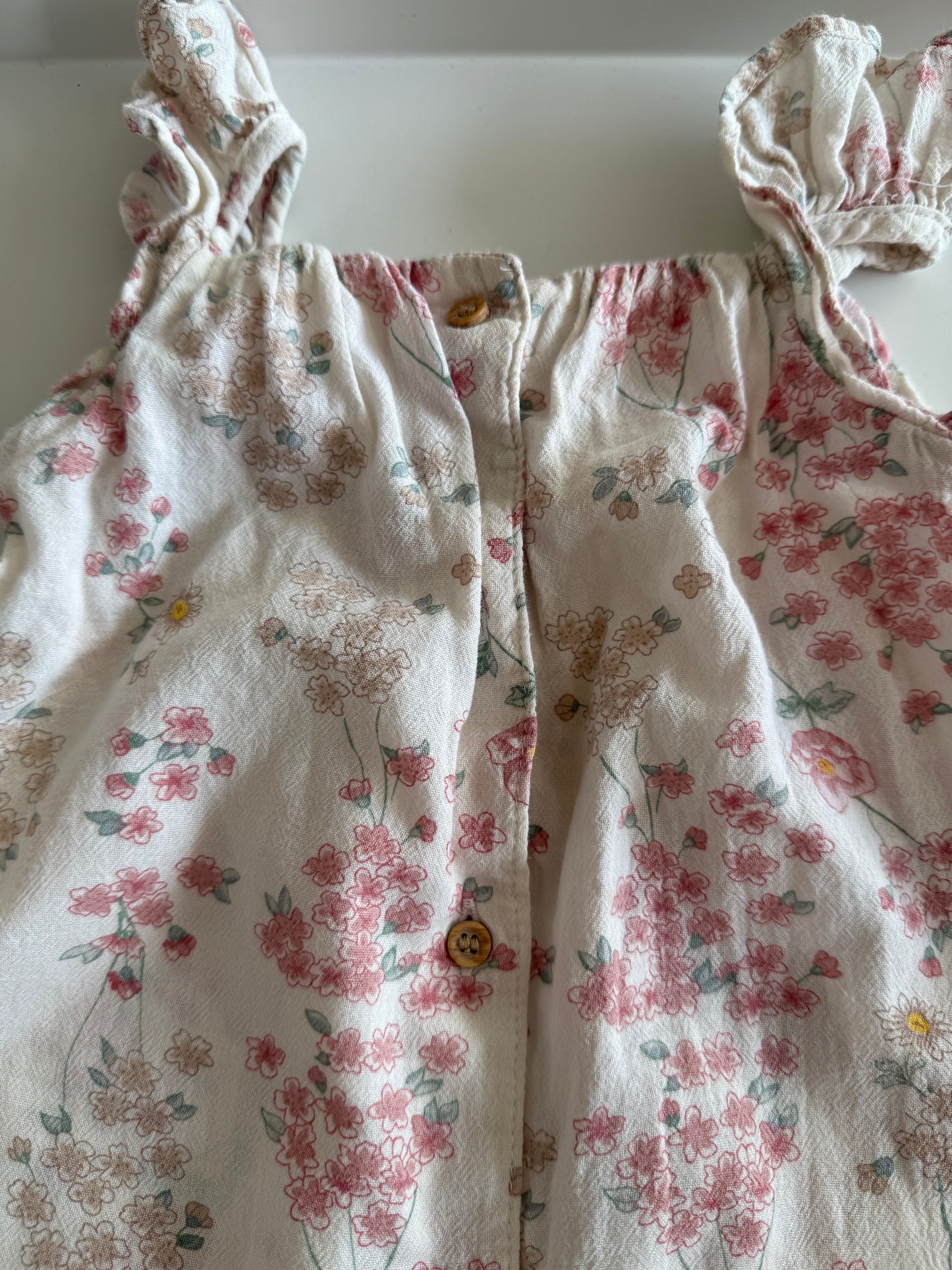 H&M Strampler Jumpsuit weiß rosa Streublumen 74
