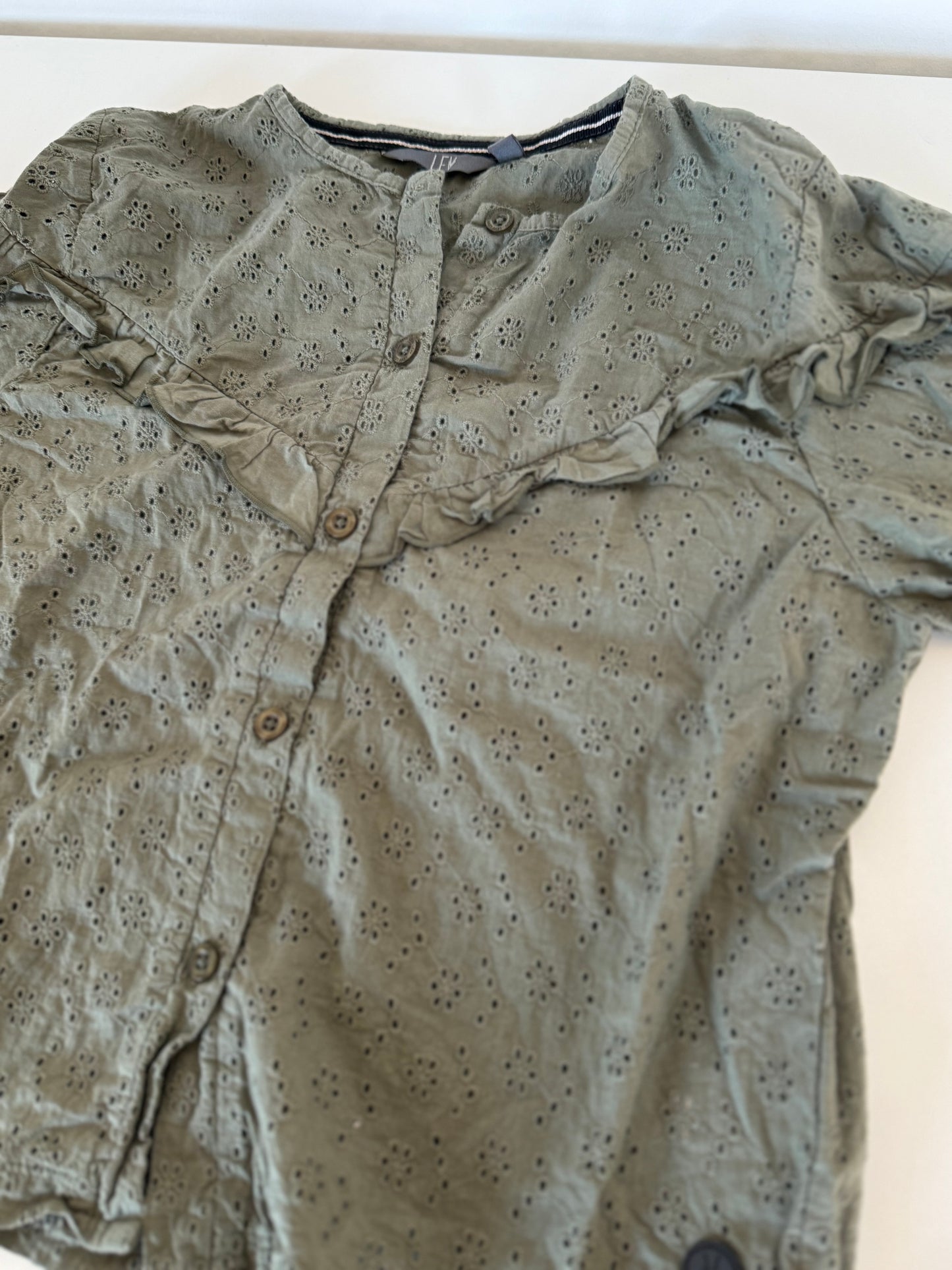 LEVV Bluse Khaki grün Lochmuster 134/140