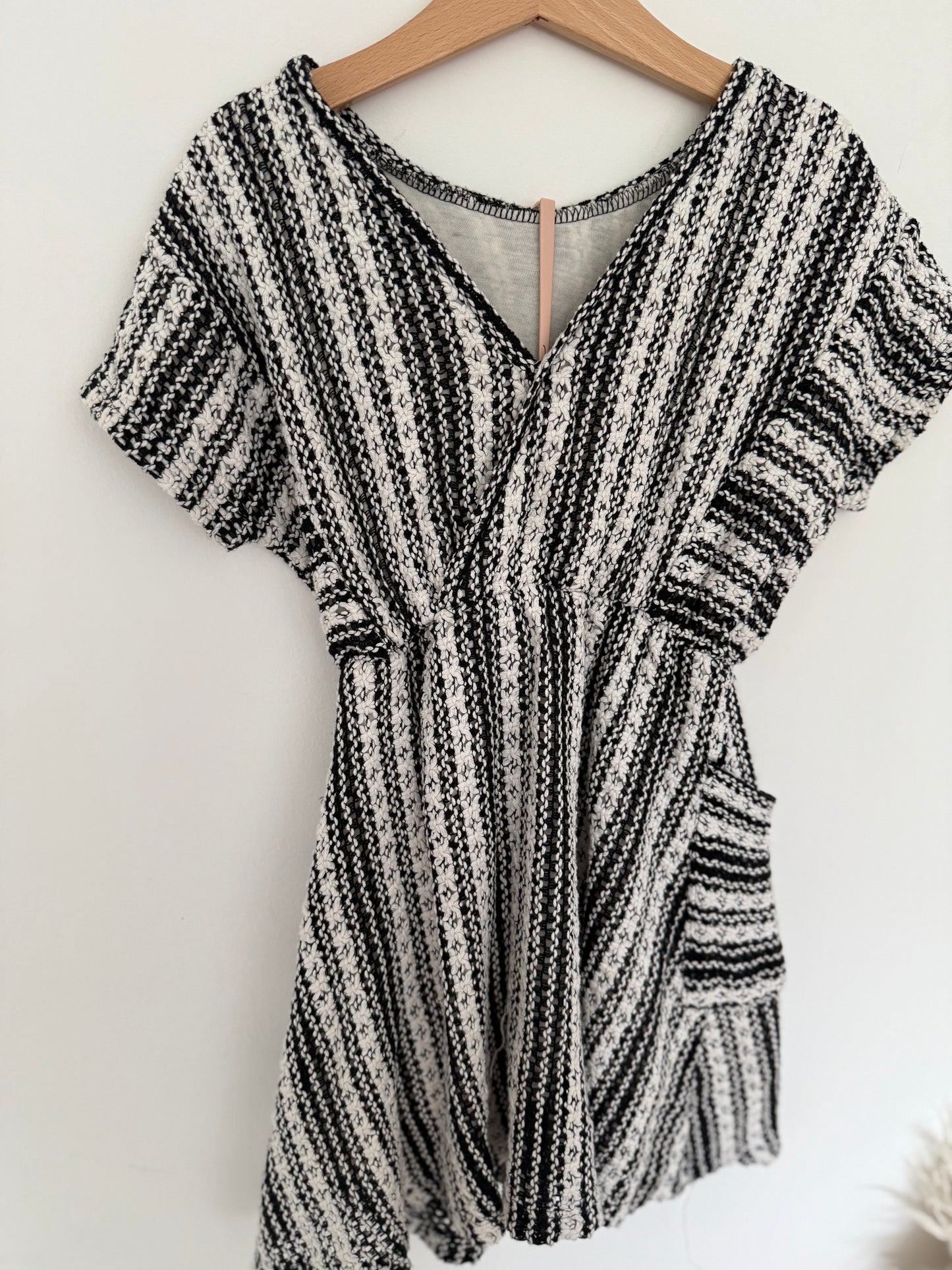 ZARA Kleid kurzarm schwarz weiß 116