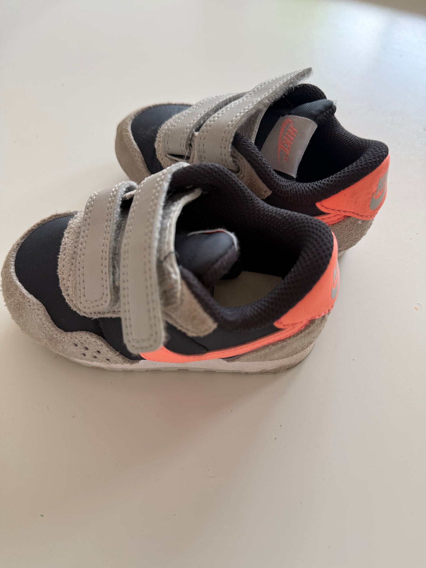 NIKE Sneaker grau orange 21