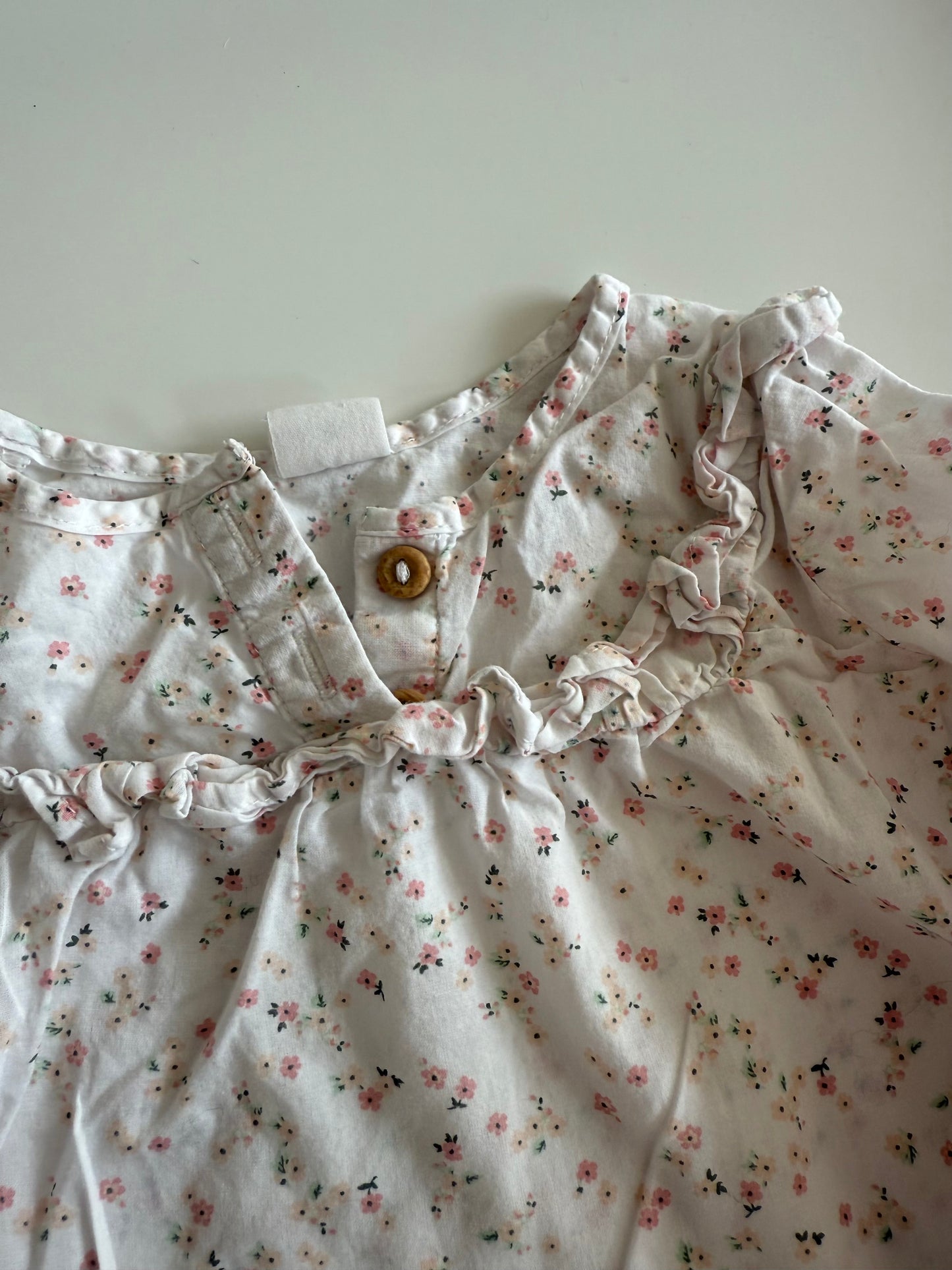 H&M Bluse weiß rosa Streublumen 68