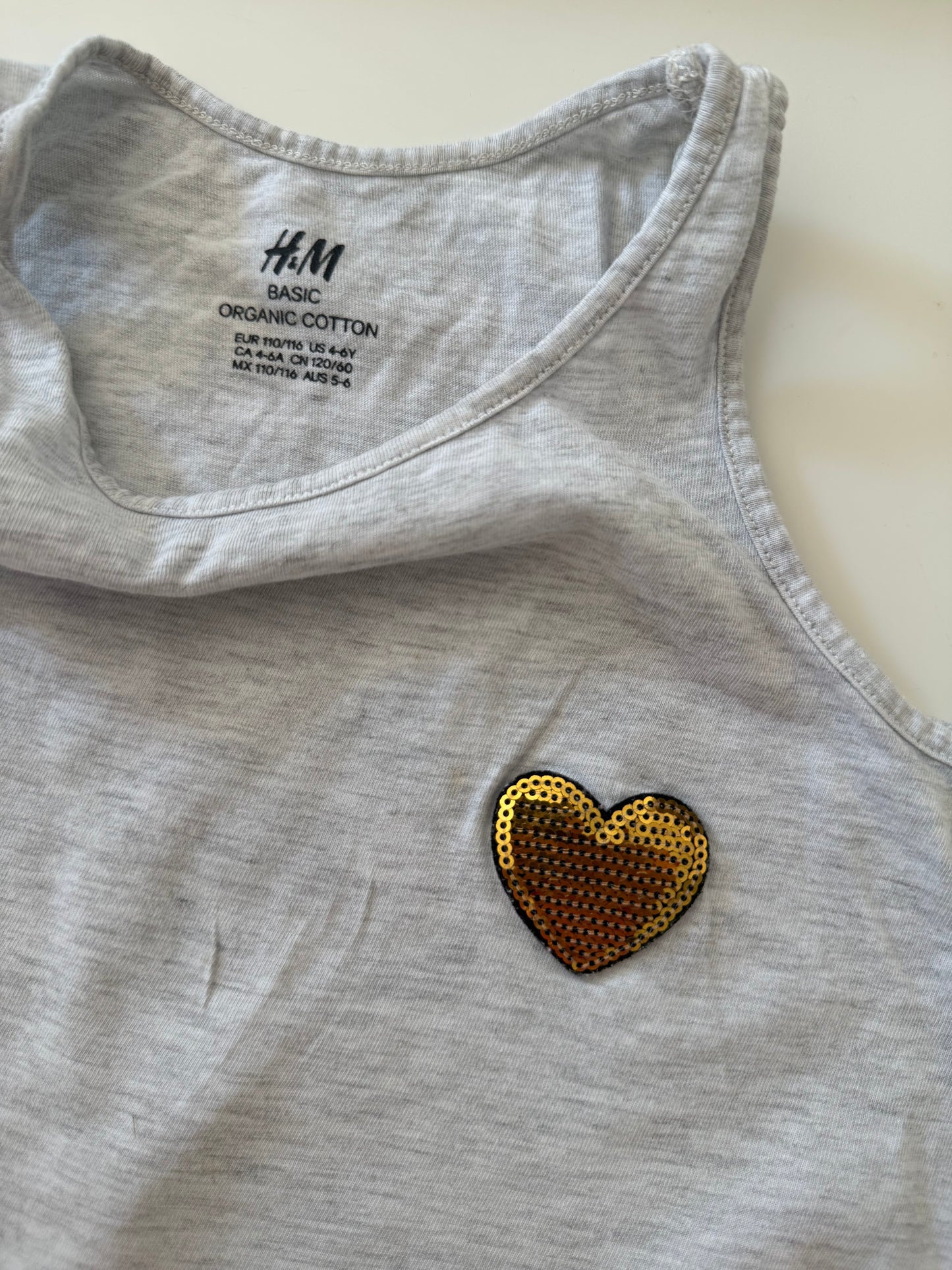 H&M Top grau Herz gold 110/116