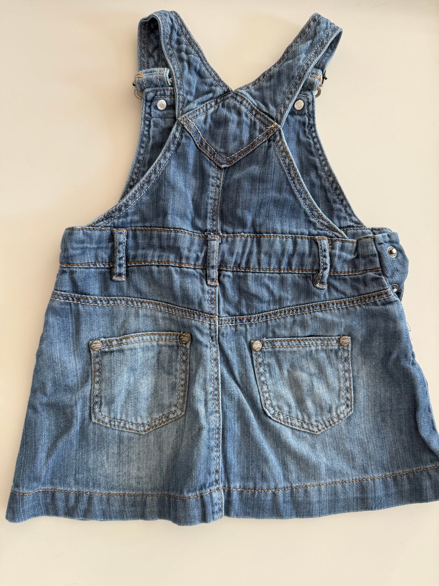 H&M Latzrock Jeans 80