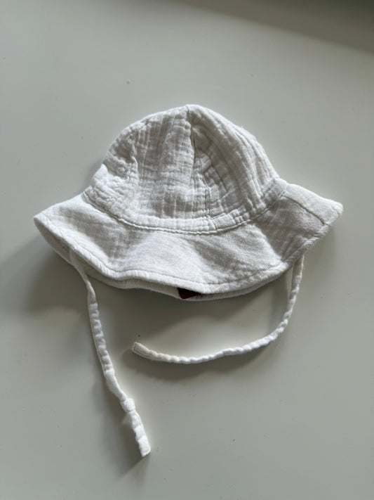 H&M Sonnenhut Musselin weiß 50/56