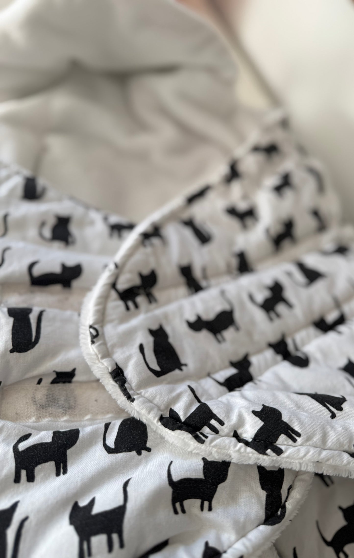 TRIXIE Fußsack Babyschale weiß schwarz Katzen