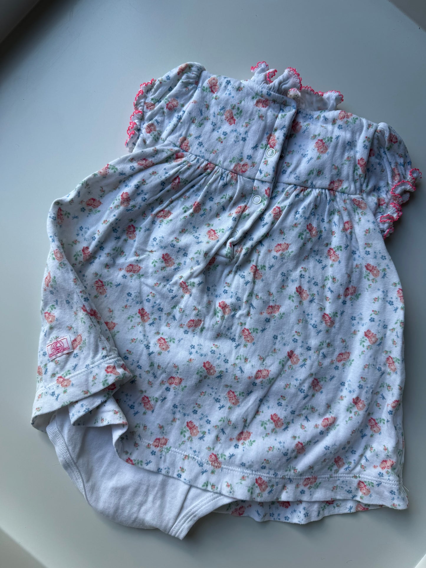 PETIT BATEAU Body-Kleid Streublumen rosa weiß 74