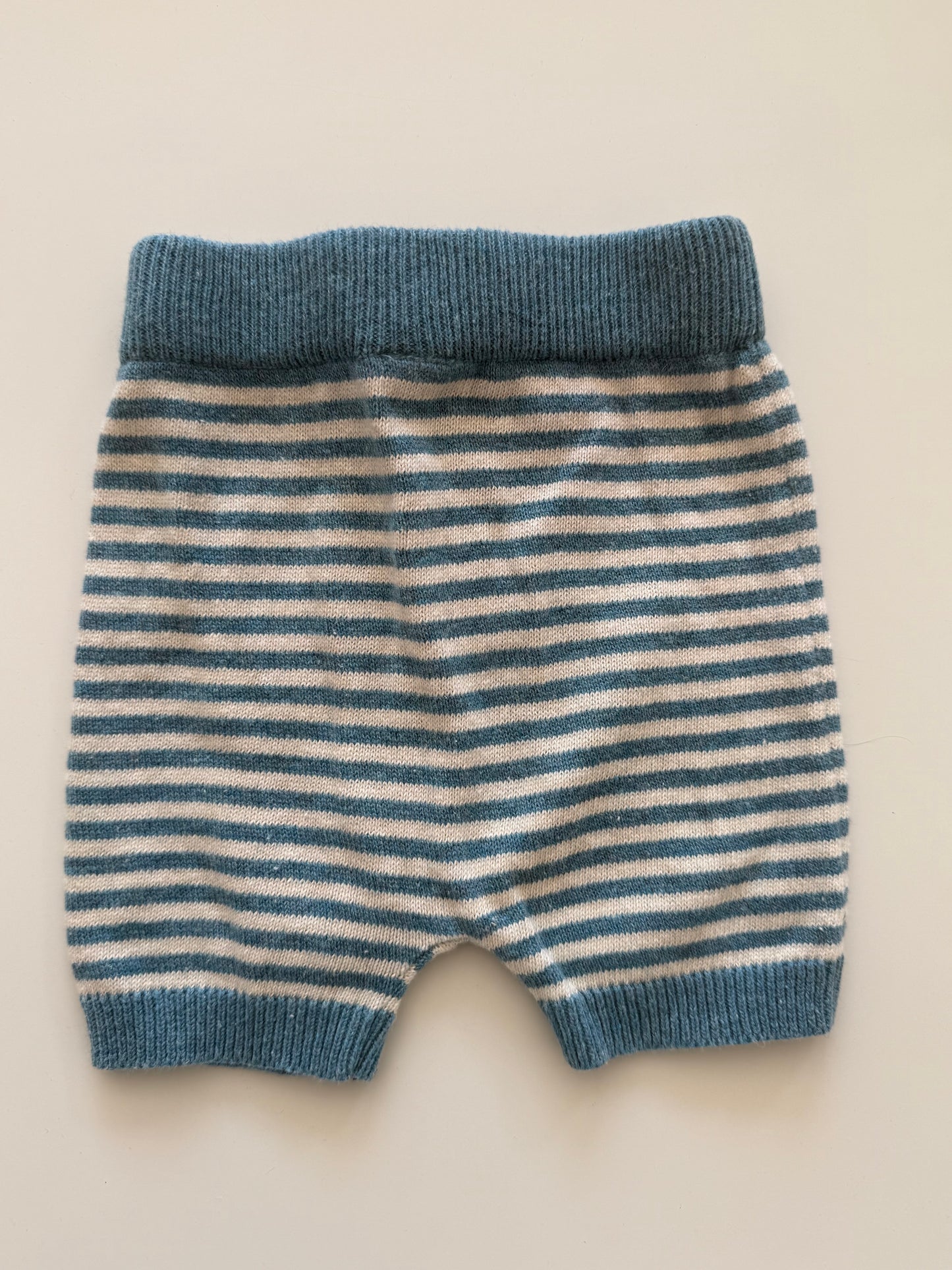 PURI ORGANIC Hose Strick Shorts blau weiß 50/56