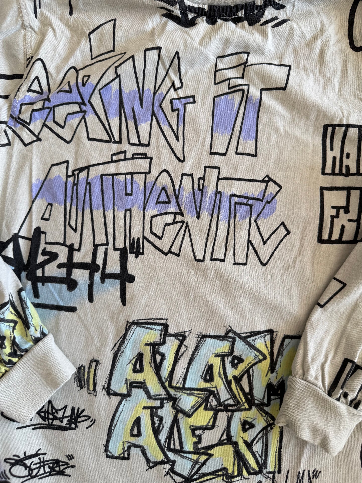 ZARA Langarmshirt Graffiti grau 152