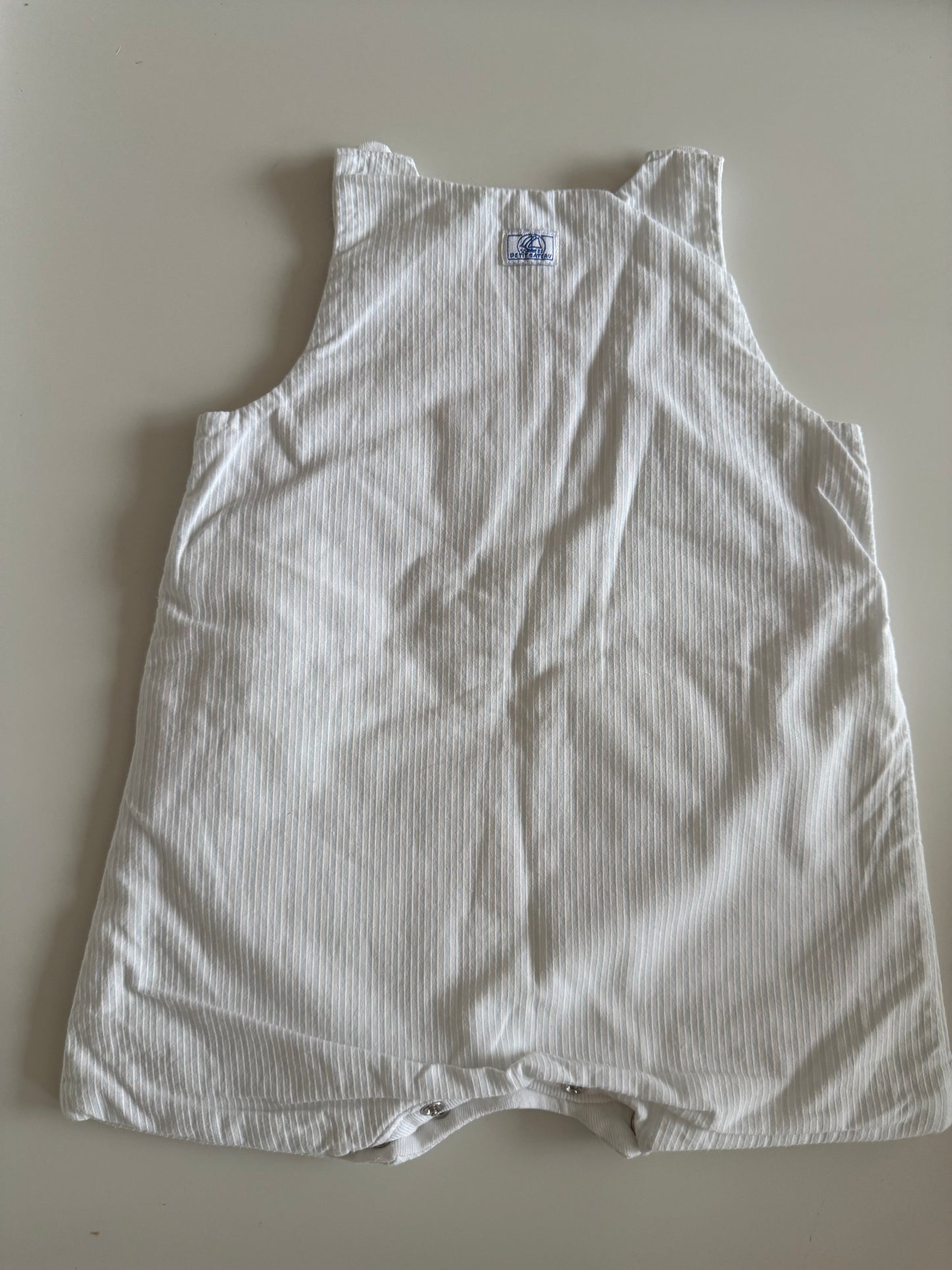 PETIT BATEAU Strampler kurze Hose Shorts weiß hellblau