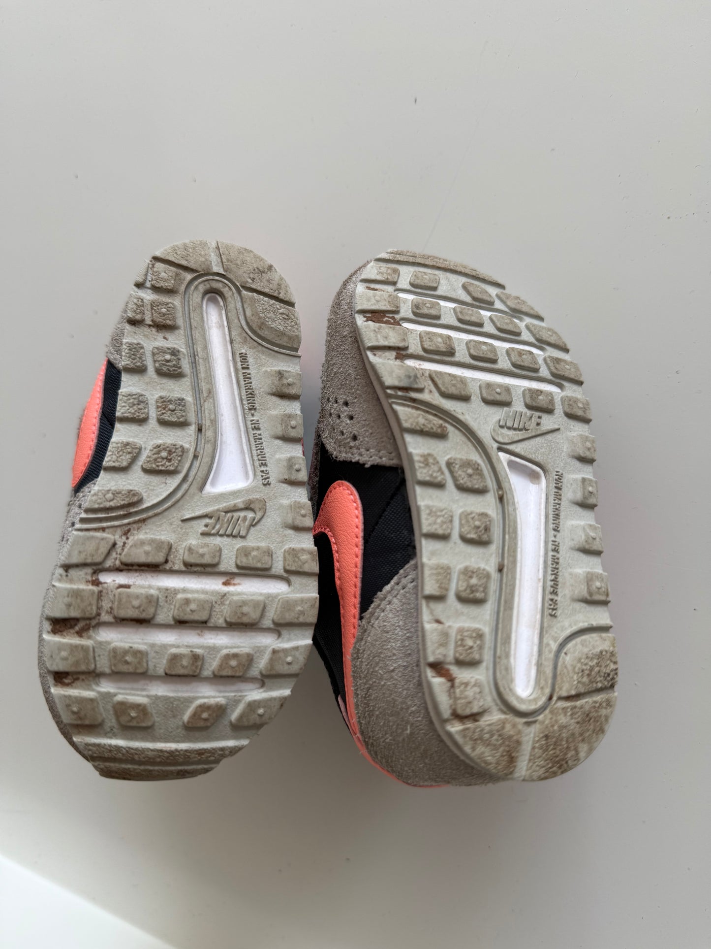 NIKE Sneaker grau orange 21