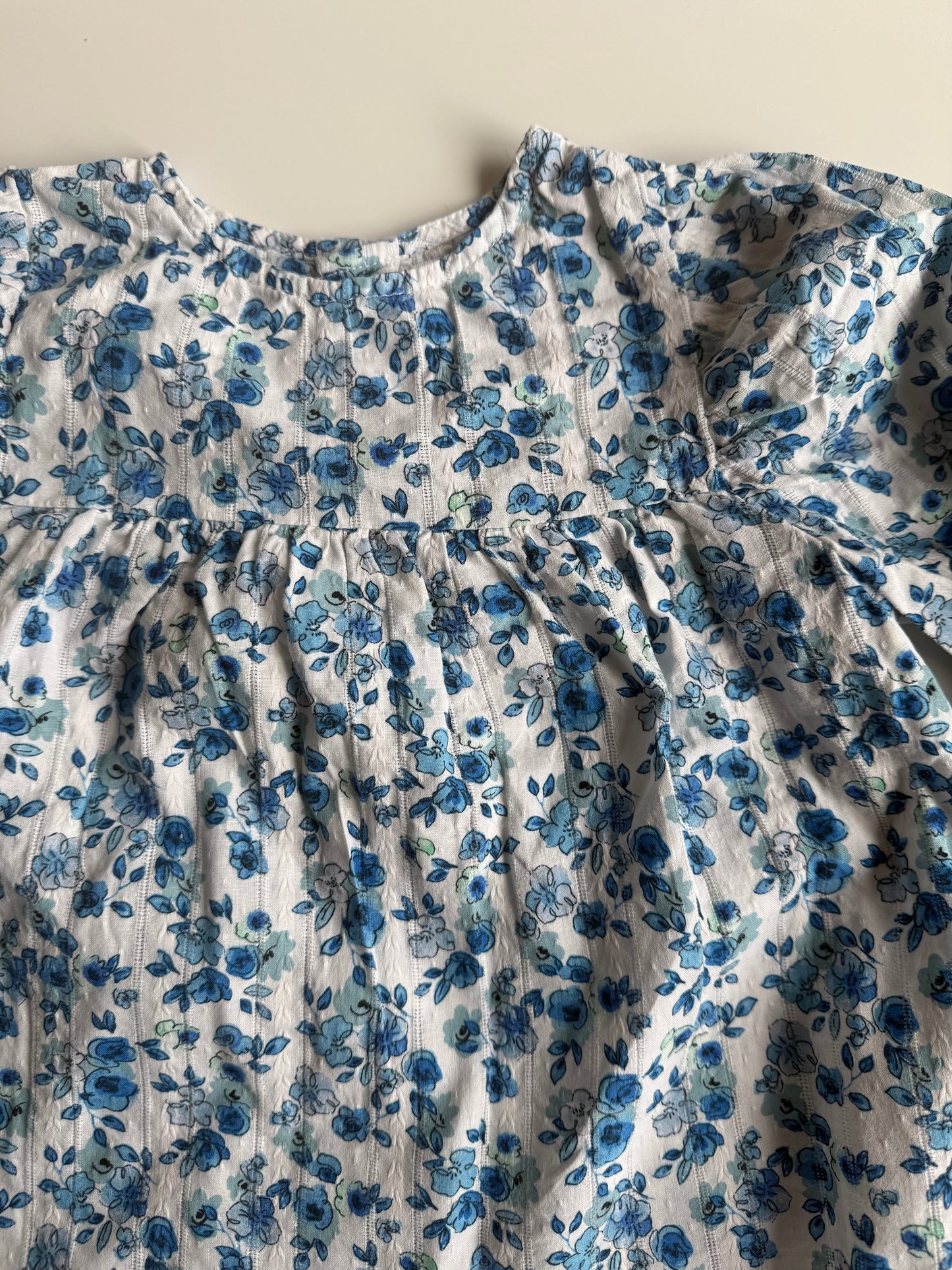 ZARA Bluse Streublumen blau weiß 104