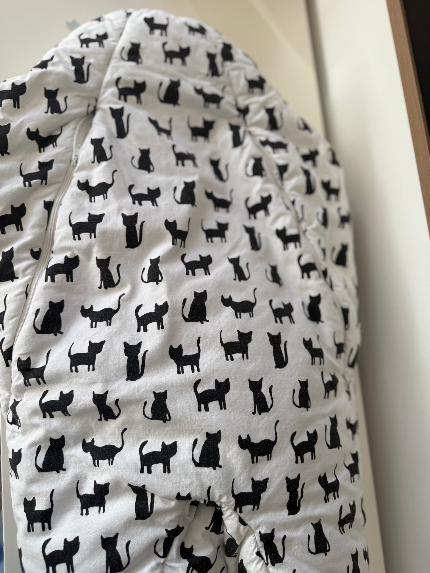 TRIXIE Fußsack Babyschale weiß schwarz Katzen