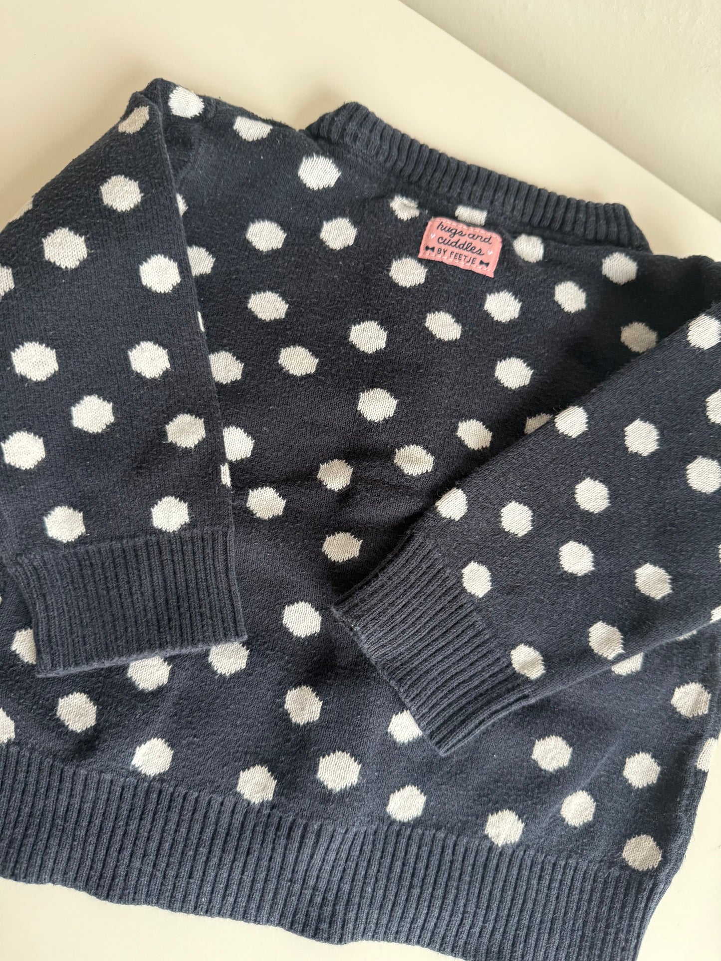 FEETJE 
Strickjacke dunkelblau weiß gepunktet 74
