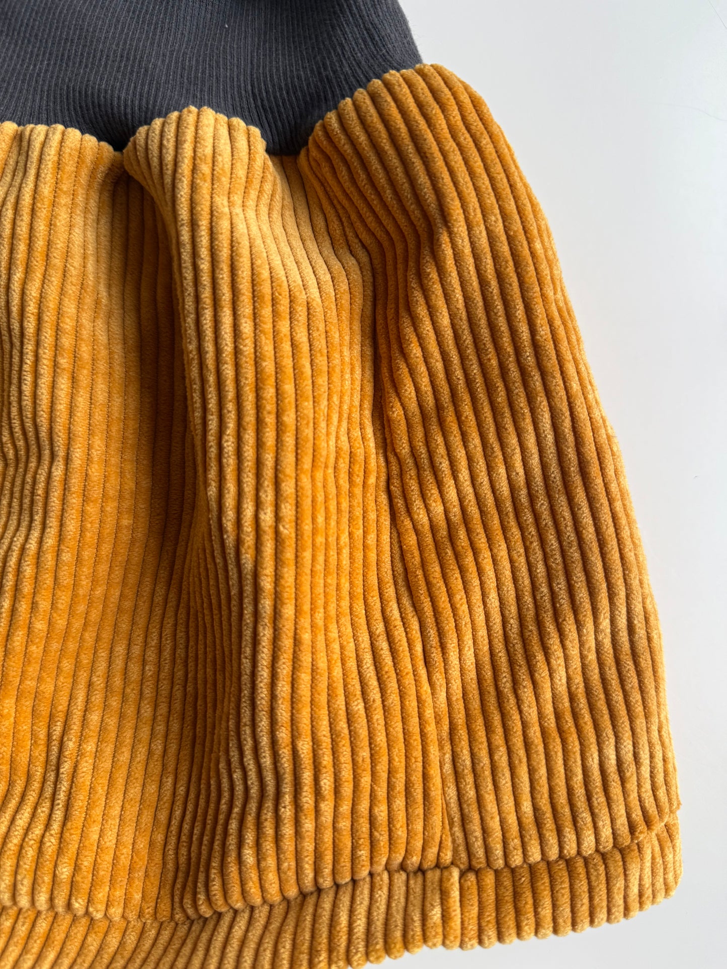 HANDMADE Rock Kord Senfgelb grau  92/98