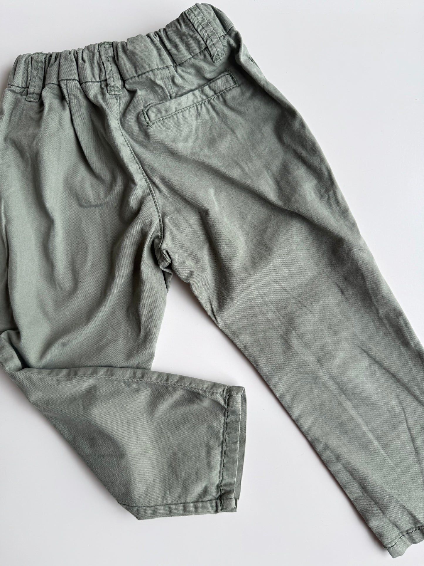 H&M Hose Chino grün 92