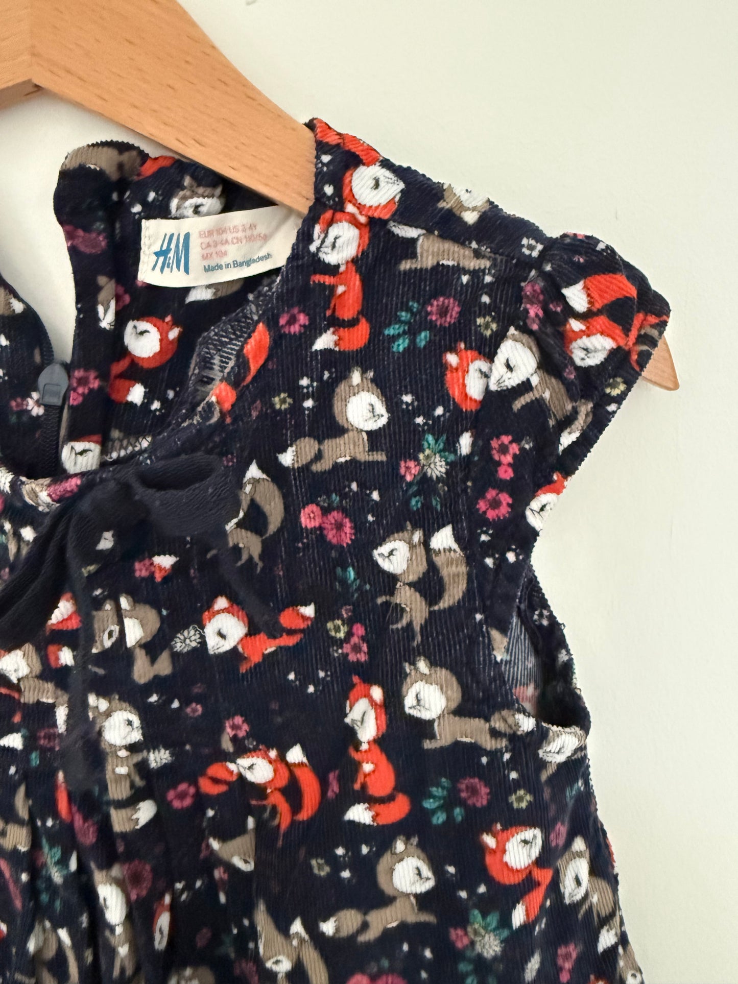H&M Kleid Kord Waldtiere 104