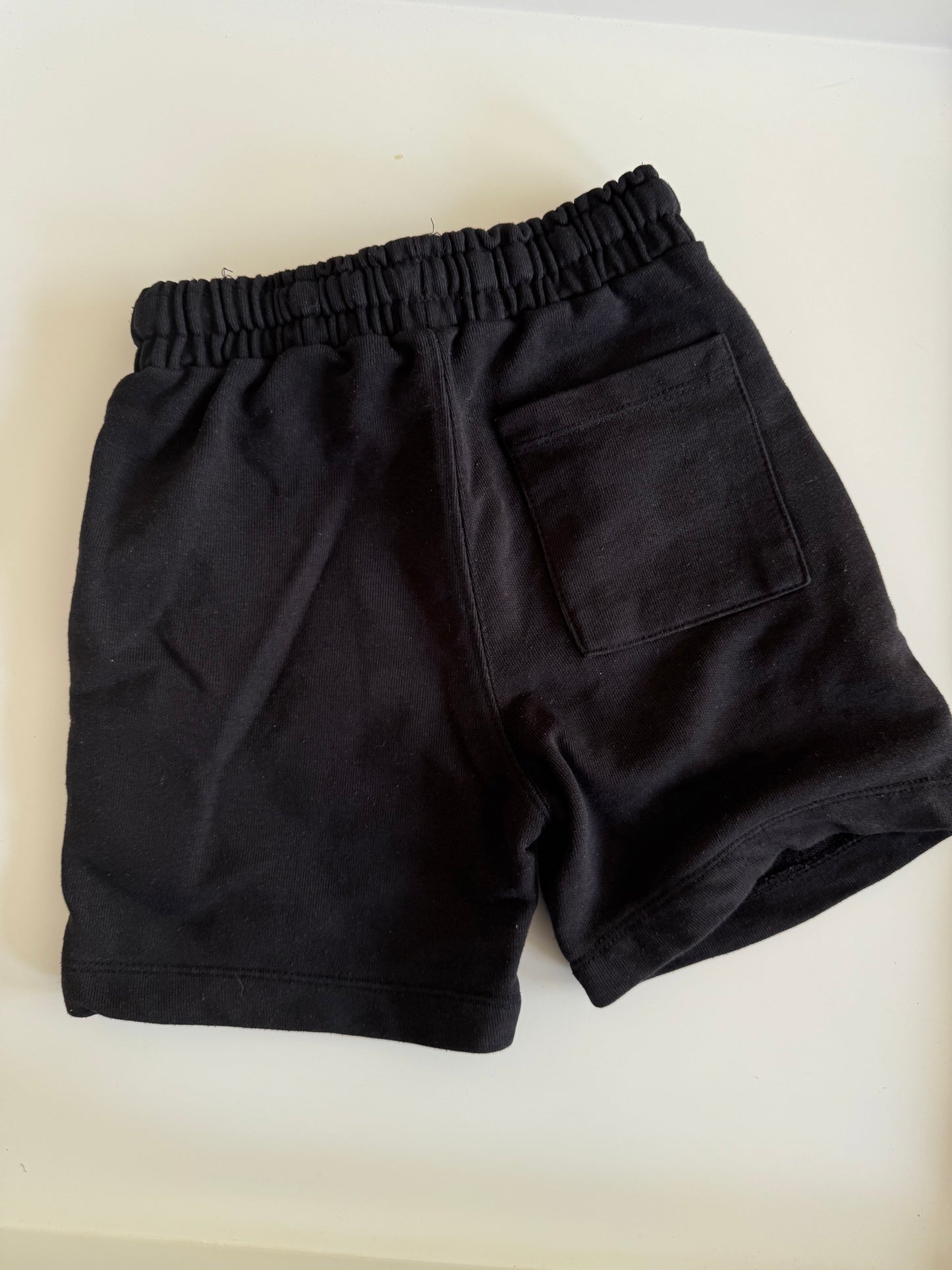 ZARA Sweatshorts kurze Hose schwarz 122