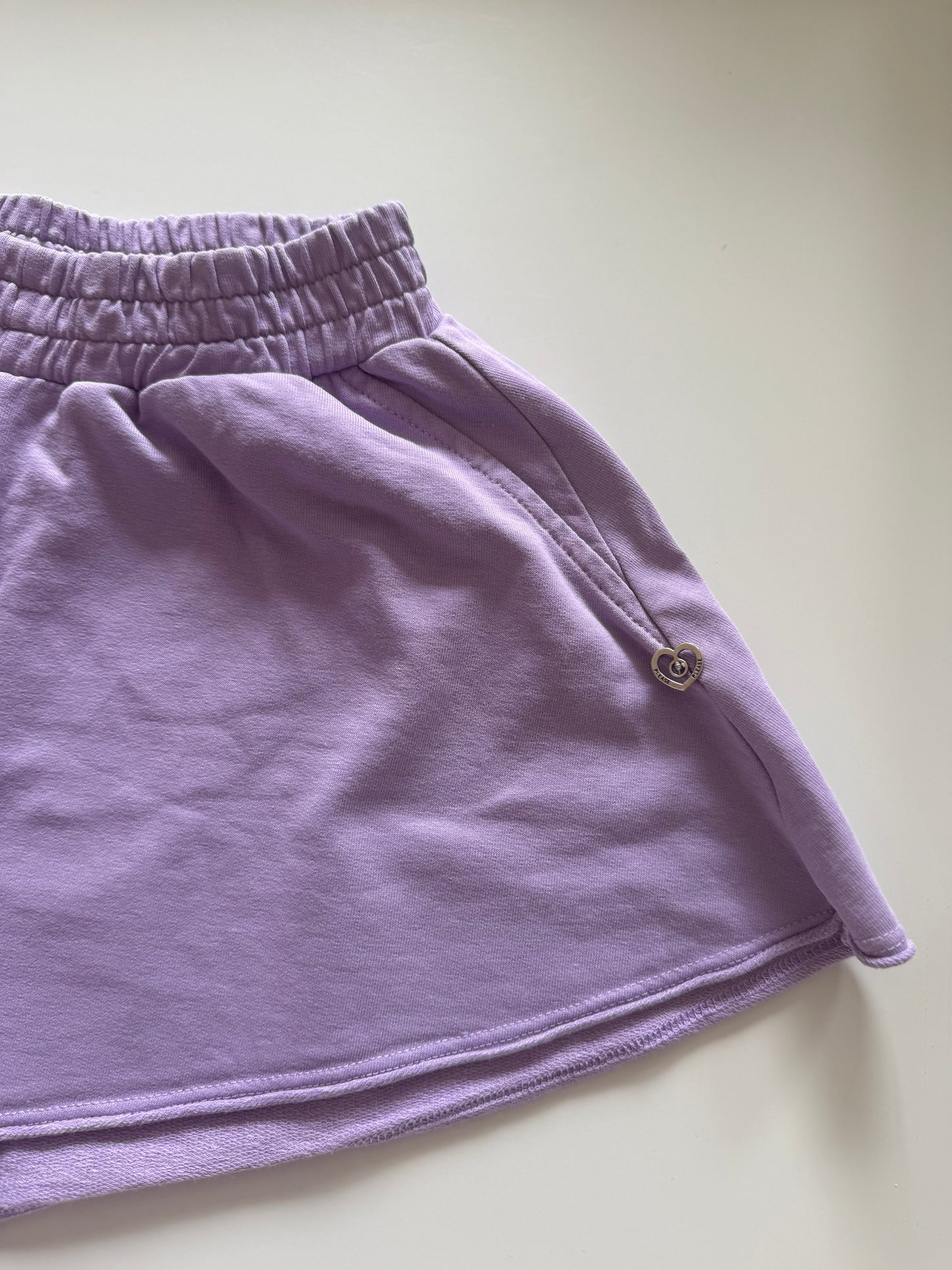 PLEASE Shorts Flieder lila 110/116