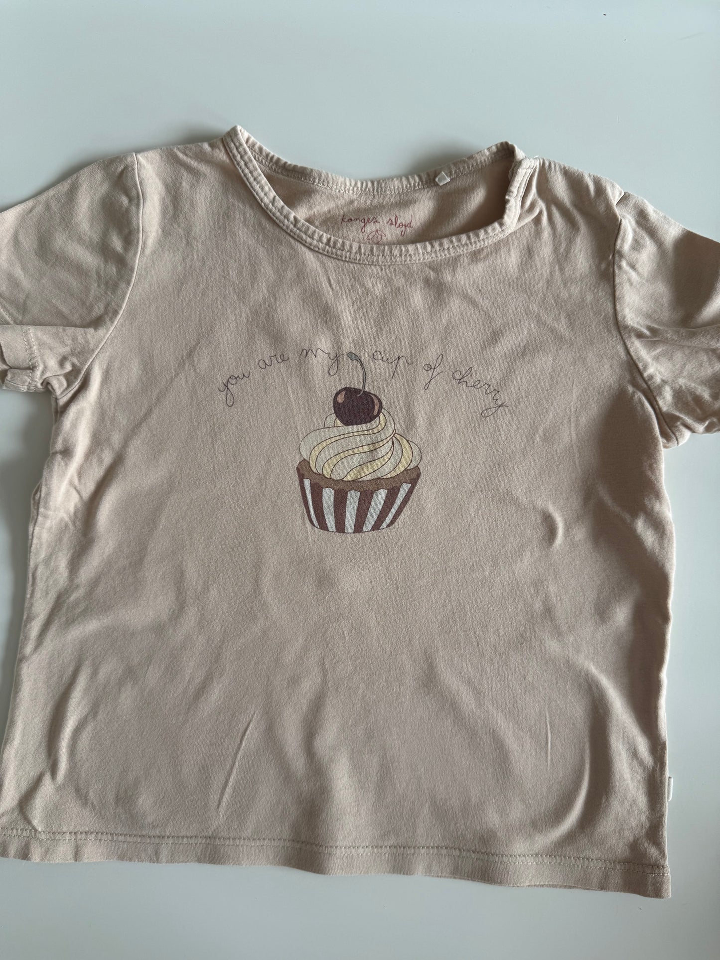 KONGES SLØJD T-Shirt beige Kirschen Muffin 86