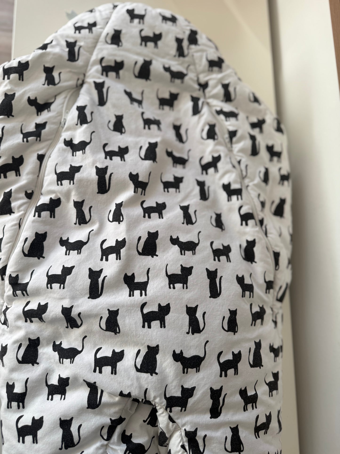 TRIXIE Fußsack Babyschale weiß schwarz Katzen