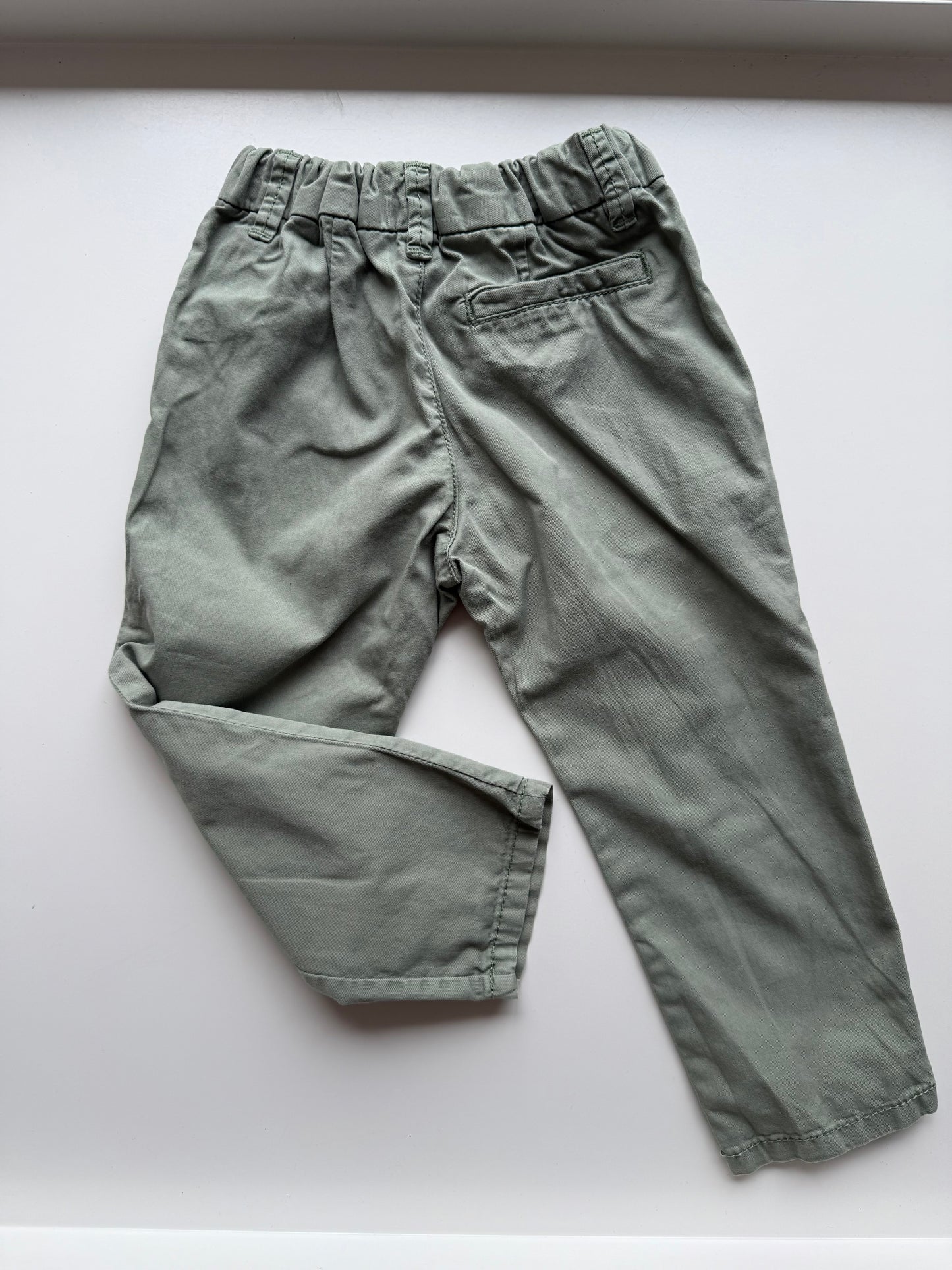 H&M Hose Chino grün 92