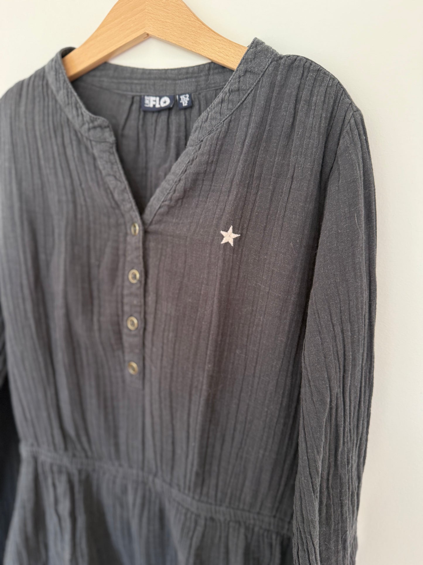LIKE FLO Kleid dunkelgrau Musselin 152