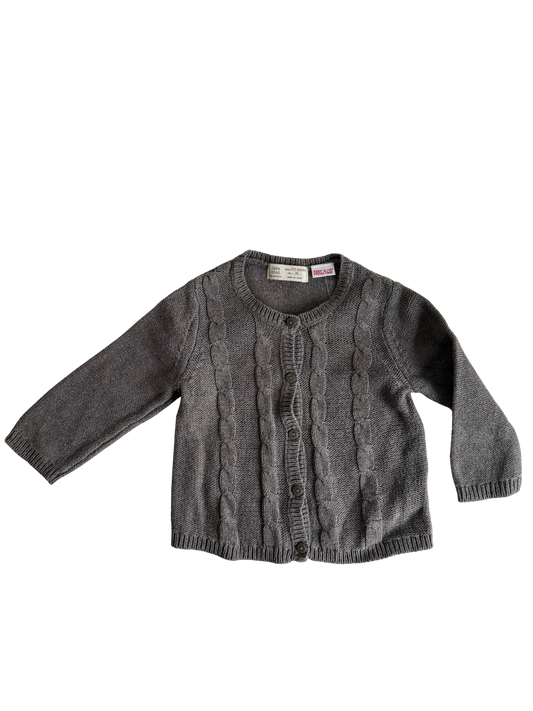 ZARA 
Strickjacke braun grau 74