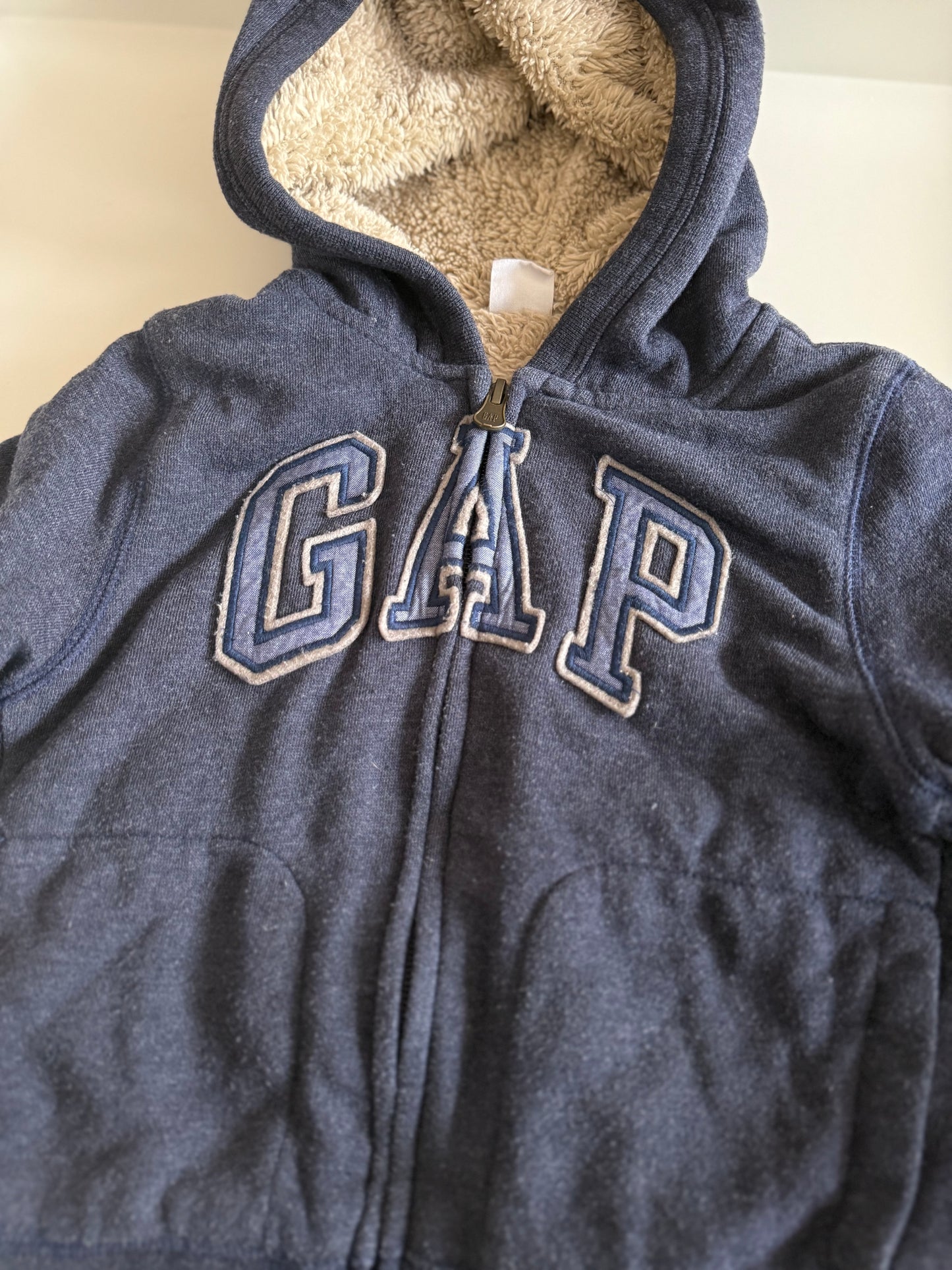 GAP Sweatjacke Kuscheljacke Teddyfell dunkelblau beige 98