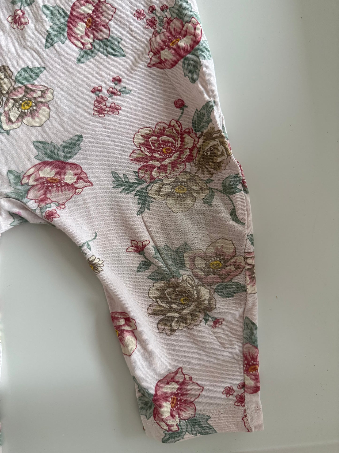H&M Strampler Jumpsuit Blumen 80
