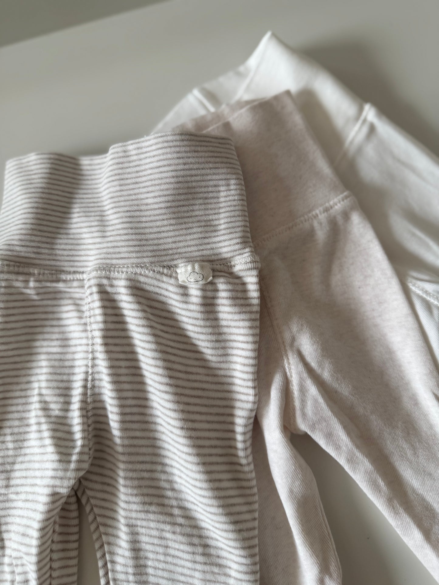 H&M 
Strampelhosen beige braun 50/56